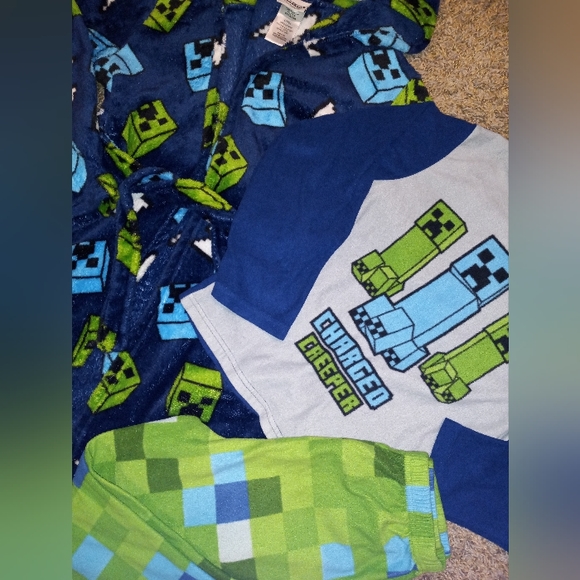 Boys Minecraft Charged Creeper Pajama & Robe Set - Picture 7 of 7